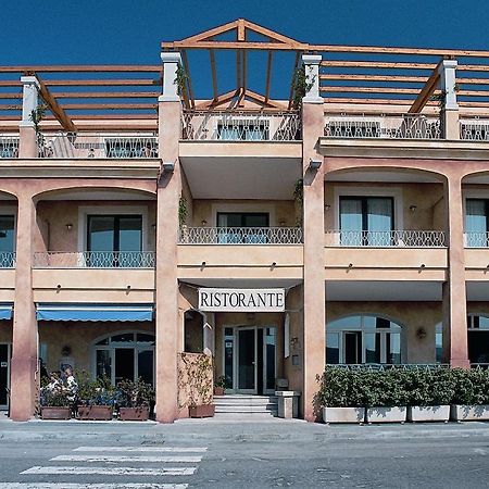 Hotel Del Porto Cannigione Bagian luar foto